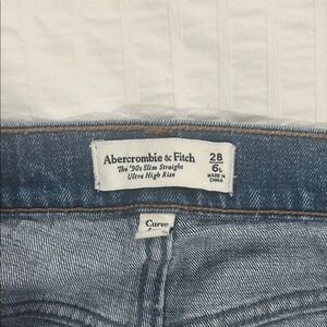 Abercrombie & Fitch 90’s Slim Straight Curve Love Jean
